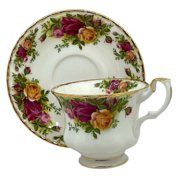 Royal Albert Old Country Roses 1962 Tea Cup and Saucer Bone China England Floral - Picture 2 of 8